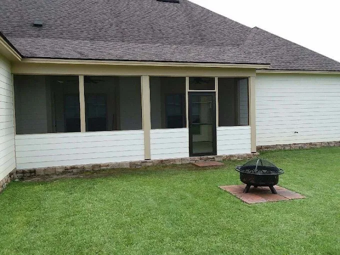 Screened-In Porch